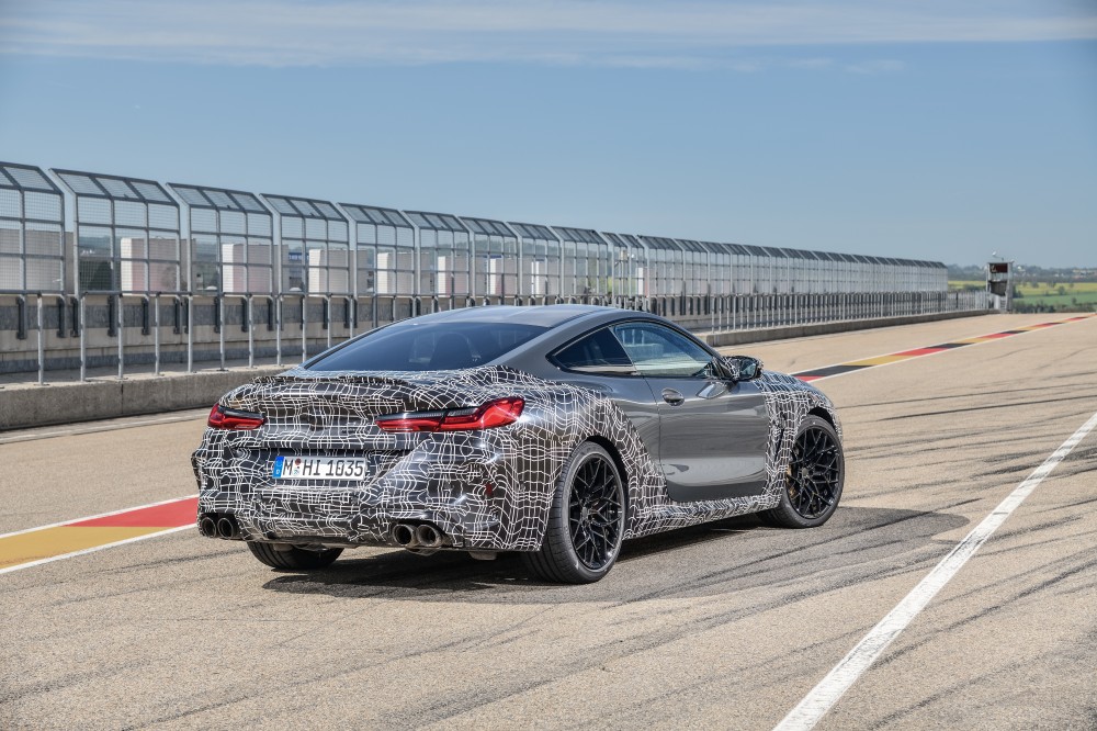 Naujos kartos BMW M8 kupė