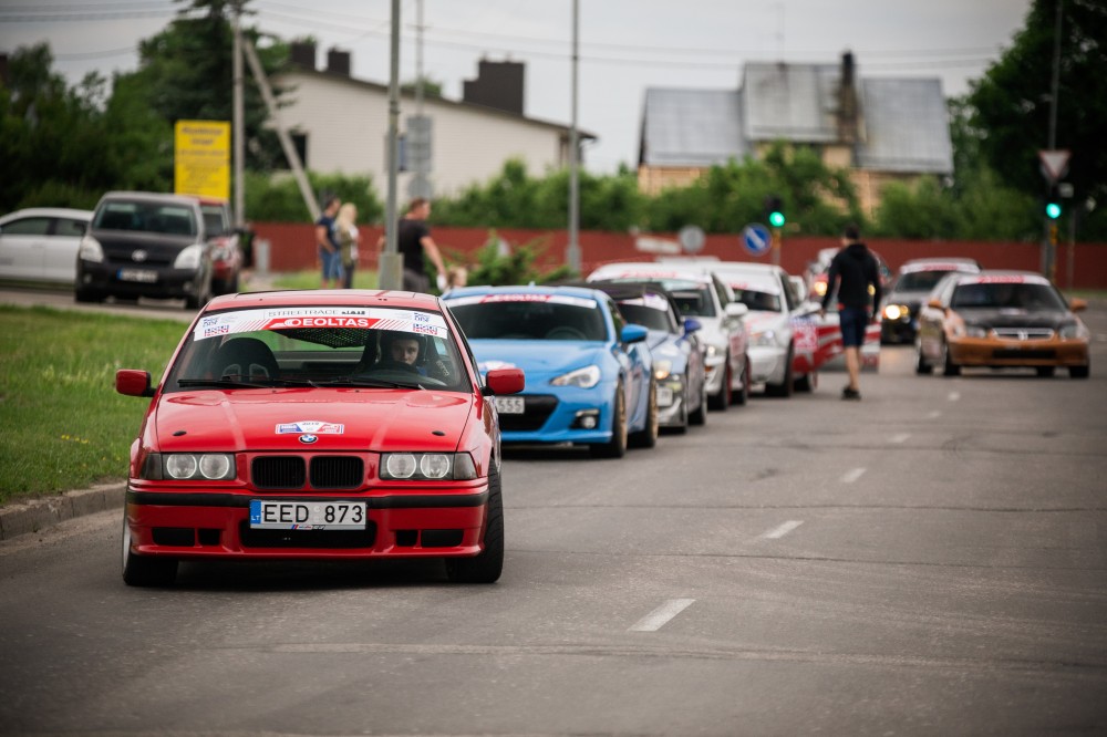 <a href='https://www.autobilis.lt/skelbimai/naudoti-automobiliai/bmw' target='_blank' class='phrase'>BMW</a>