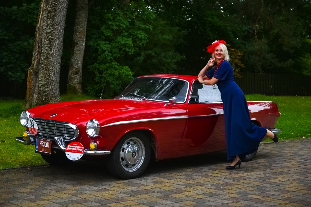 Volvo P1800