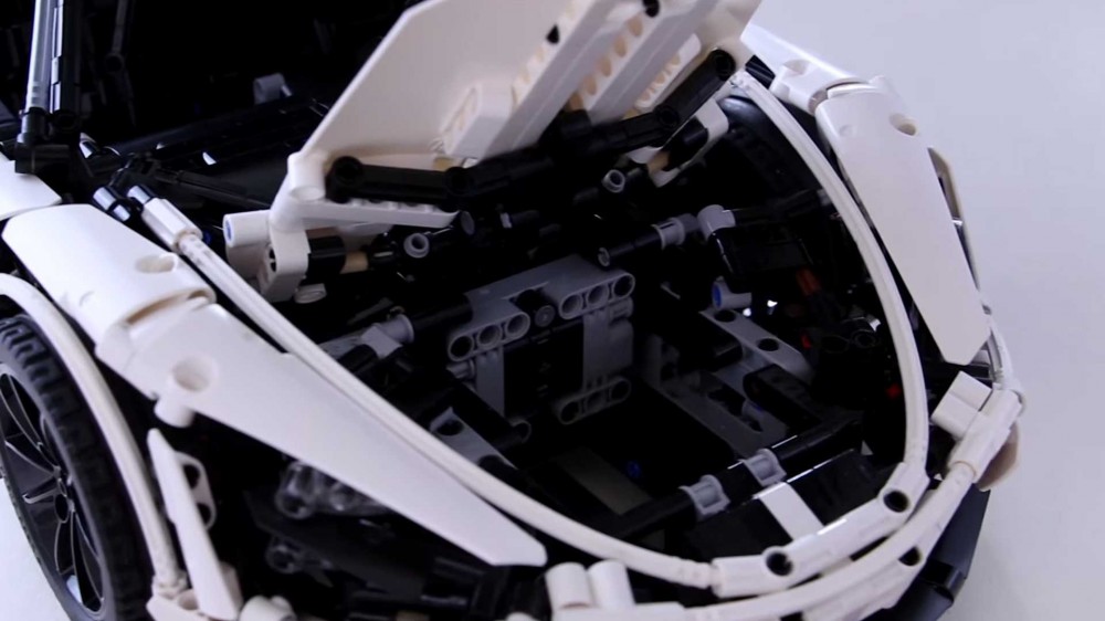 Iš Lego sukonstruotas McLaren 720S