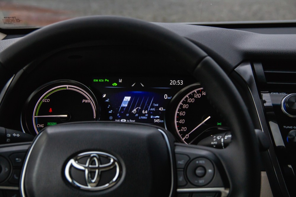 Hibridinio Toyota Camry testas