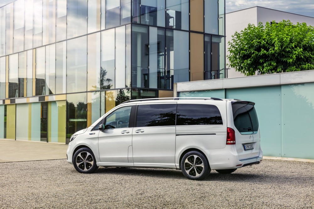 Elektrinis „Mercedes-Benz EQV“ furgonas