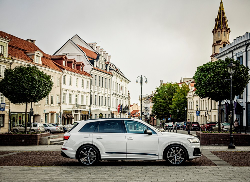 Atnaujintas Audi Q7