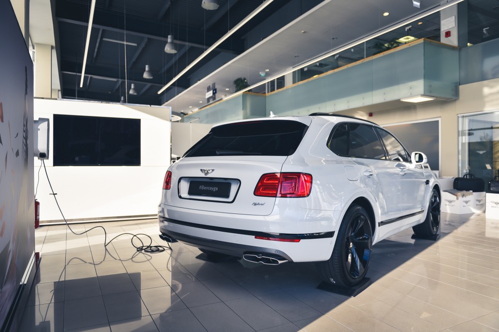 Hibridinis Bentley Bentayga