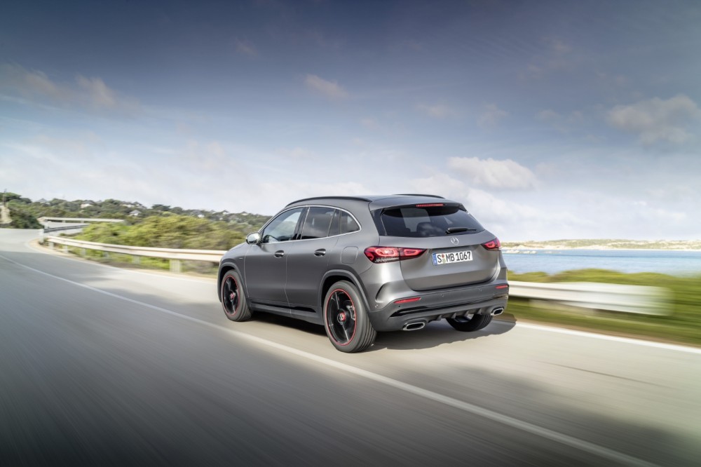 Naujos kartos Mercedes-Benz GLA 