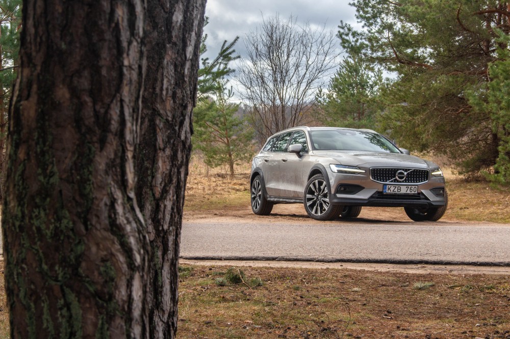 Volvo V60 Cross Country testas