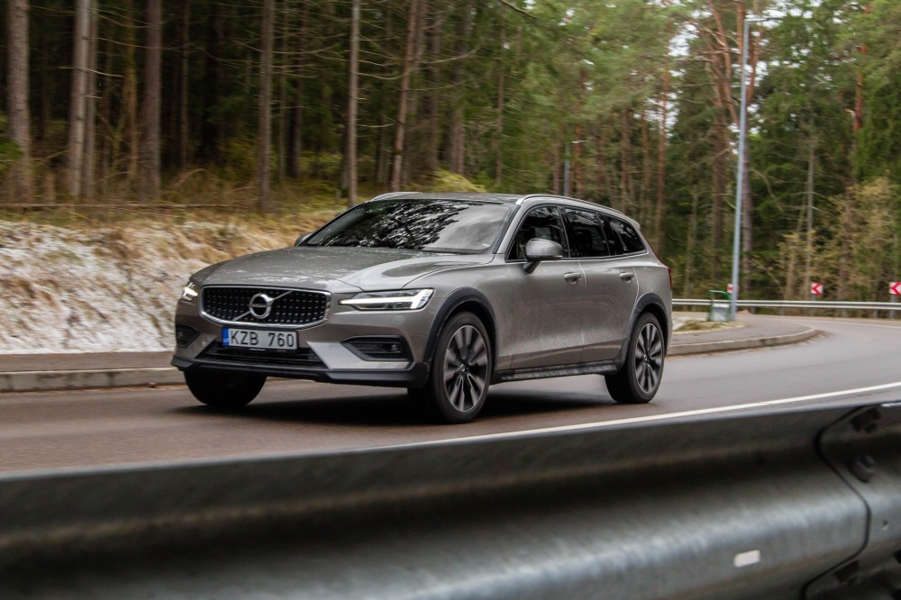 Volvo V60 Cross Country testas