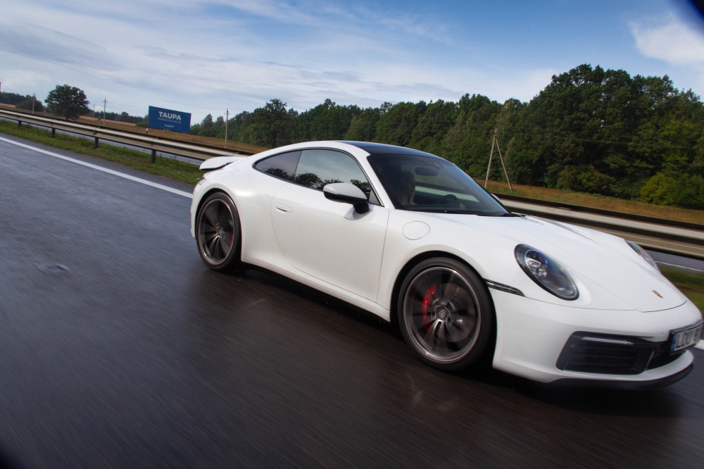 Porsche 911 Carrera S testas