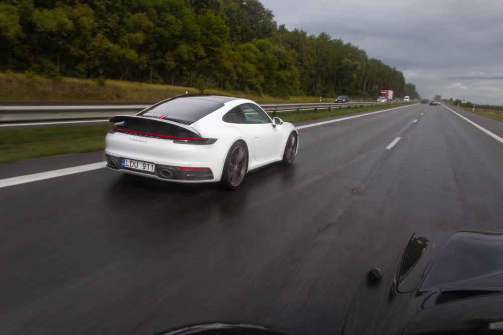 Porsche 911 Carrera S testas