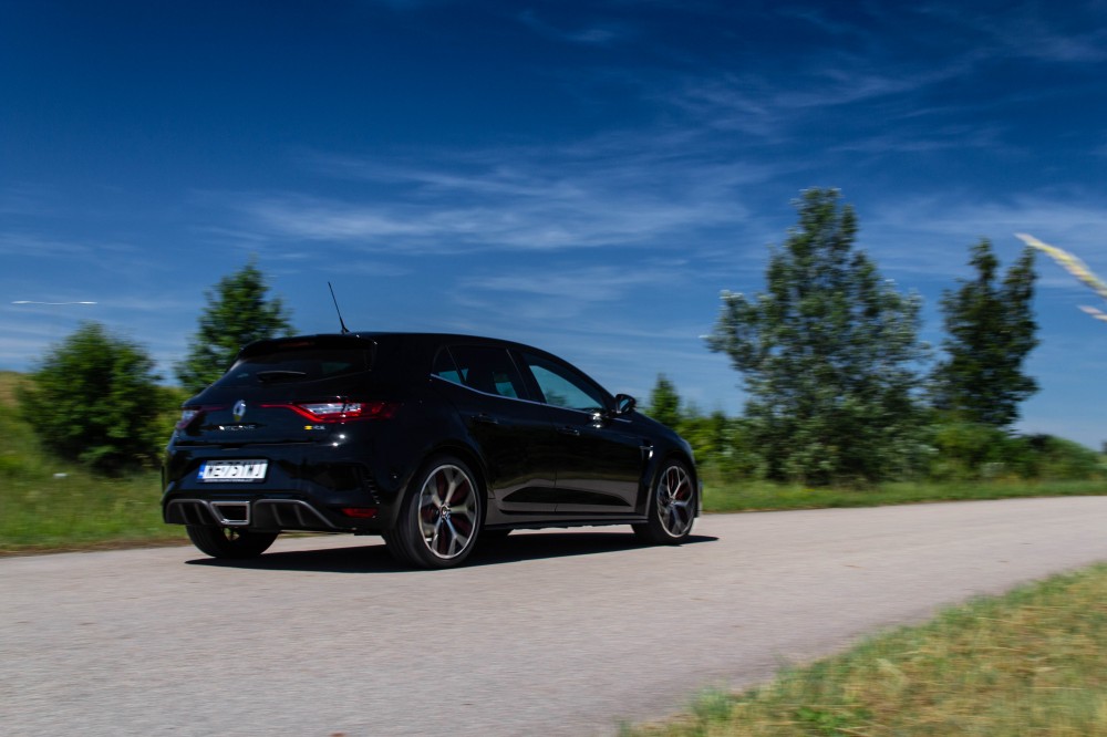 Renault Megane R.S. Trophy testas