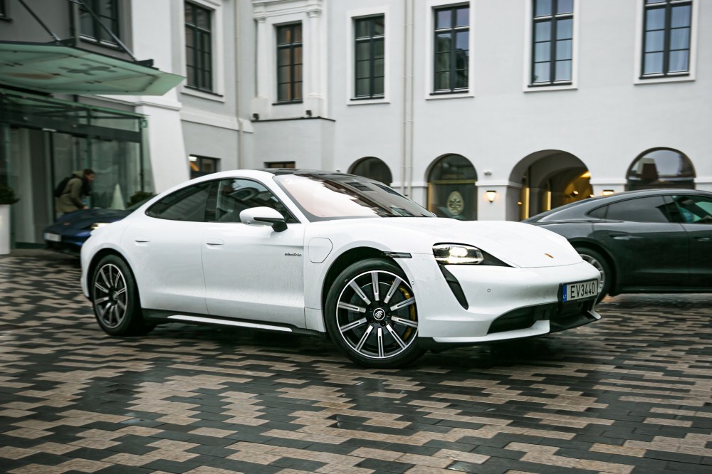 Elektrinio Porsche Taycan pristatymas Vilniuje