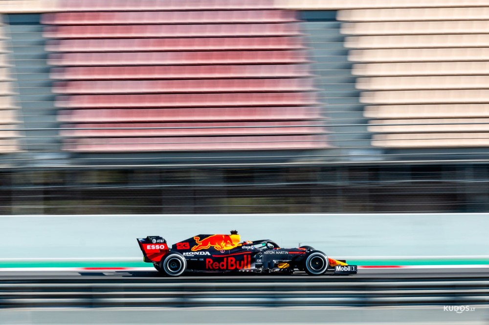 Aston Martin Red Bull Racing RB16, #23 Alex Albon