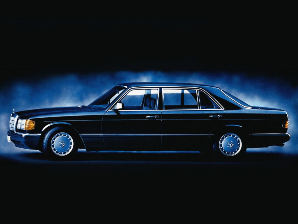 Fredžiui Merkuriui priklausęs Mercedes-Benz 420 SEL (W126)