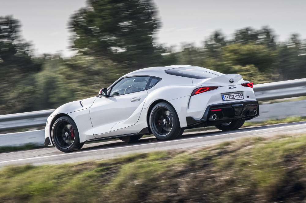 Keturių cilindrų variklį turinti Toyota Supra