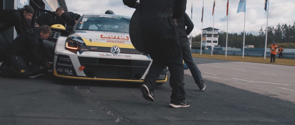 <a href='https://www.autobilis.lt/skelbimai/naudoti-automobiliai/volkswagen' target='_blank' class='phrase'>Volkswagen</a> Golf GTI TCR
