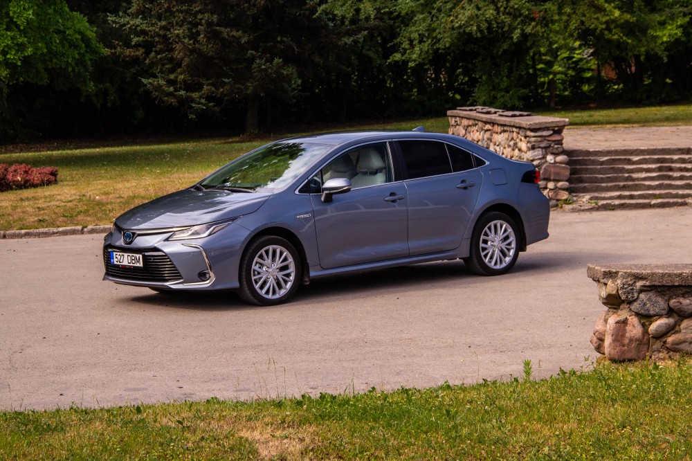 Toyota Corolla 1.8 Hybrid Luxury Plus