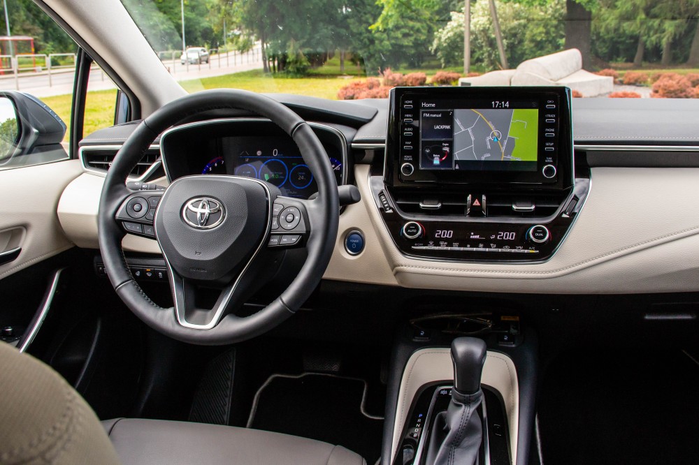 Toyota Corolla 1.8 Hybrid Luxury Plus