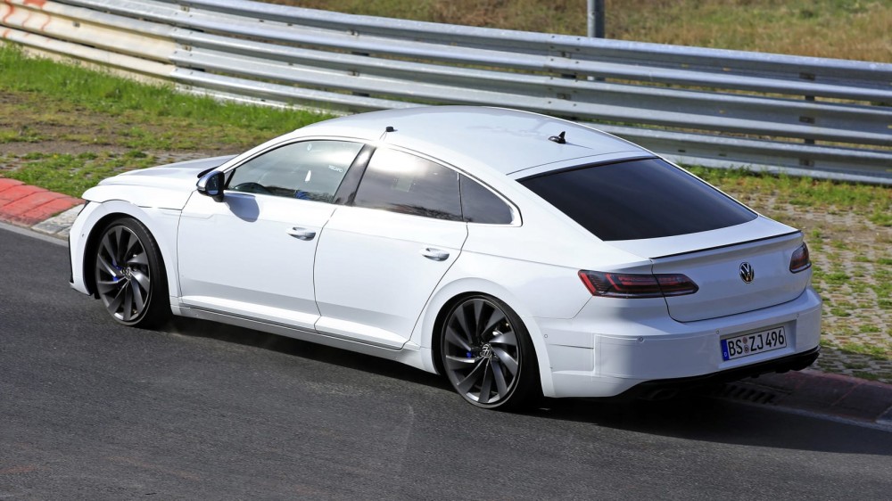 Sportiška Volkswagen Arteon R versija