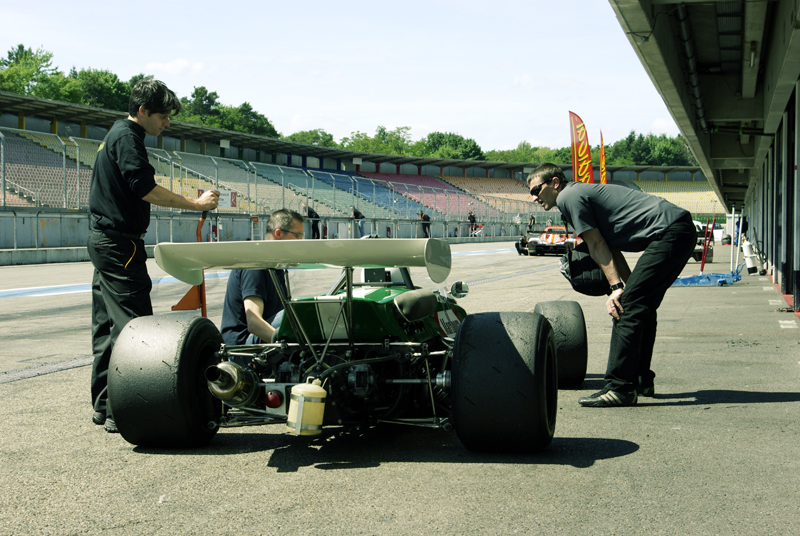 Hockenheimring trasoje matyti automobiliai