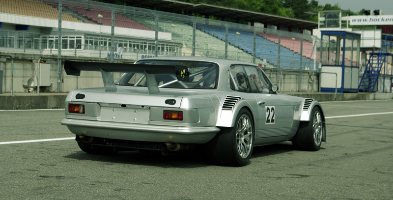 Hockenheimring trasoje matyti automobiliai