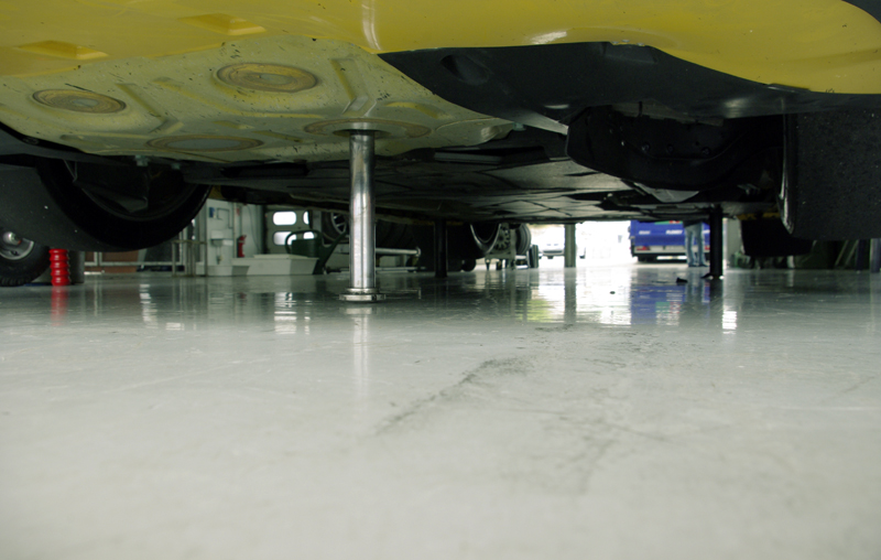 Hockenheimring trasoje matyti automobiliai