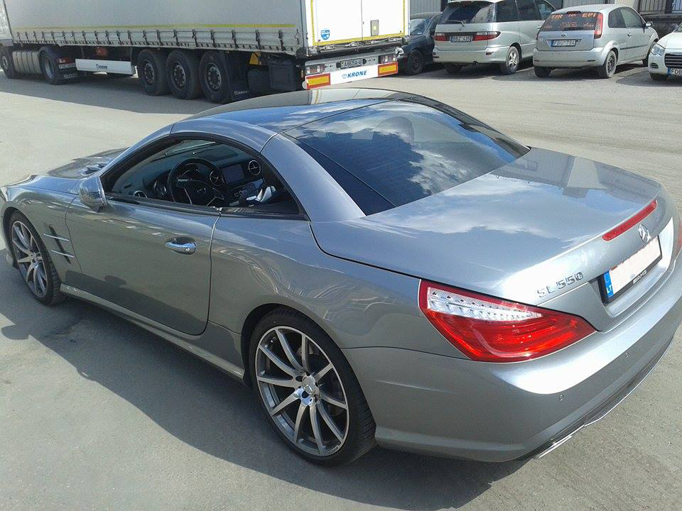 Gatvėje užfiksuotas Mercedes-Benz SL550