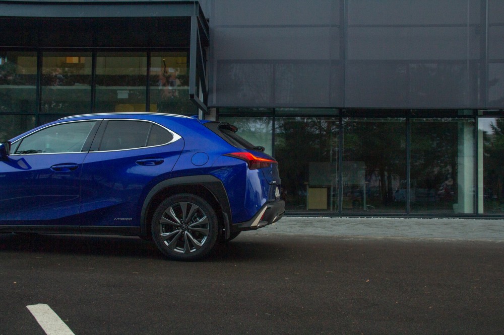 Lexus UX250h atsiliepimai