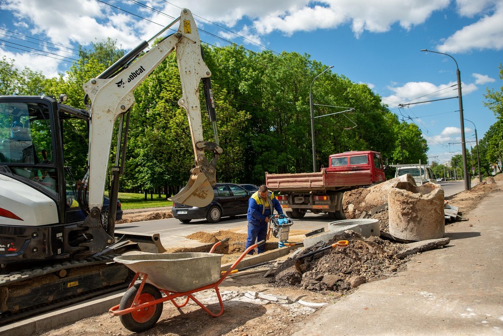 Atnaujinama Kovo 11-osios gatvė