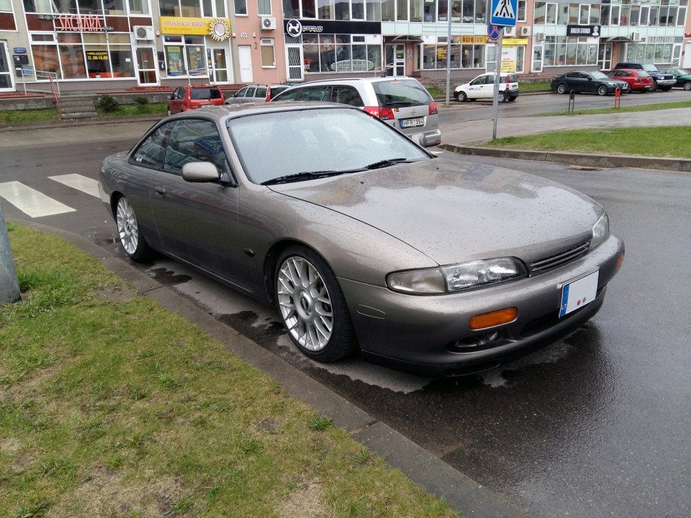 Gatvėje užfiksuotas Nissan S14