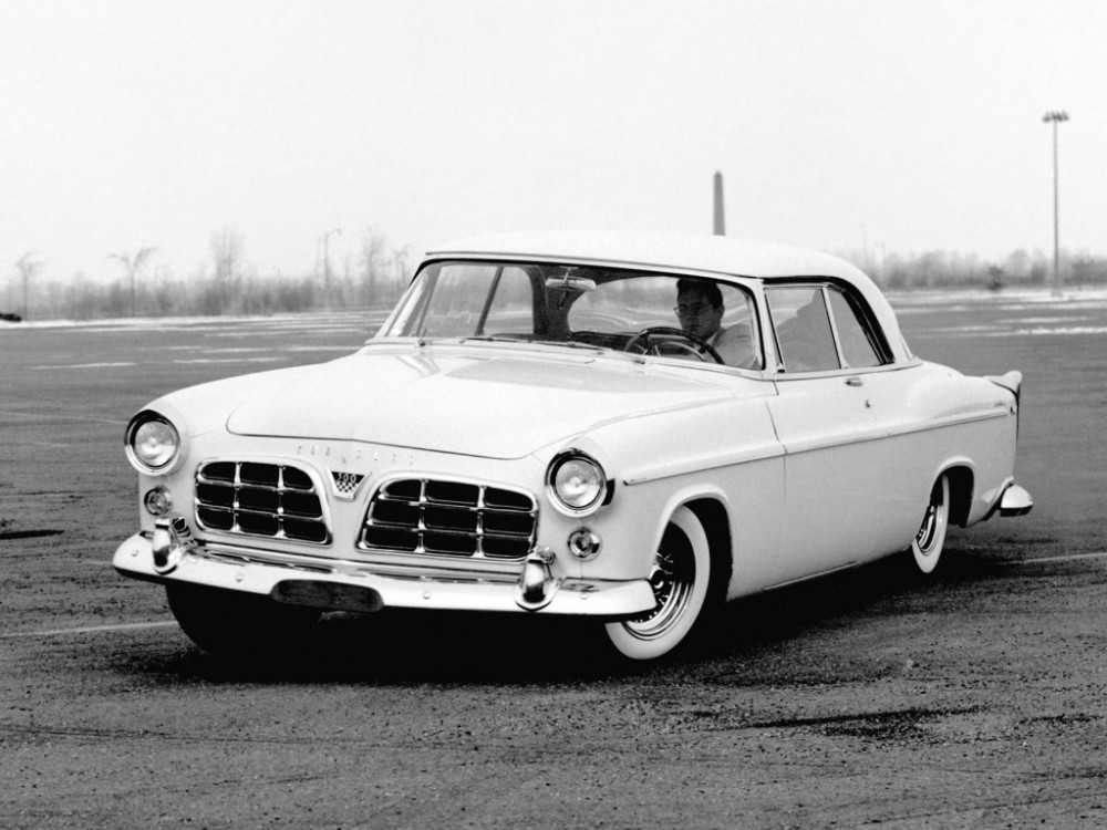 1955 metais pagamintas Chrysler C-300
