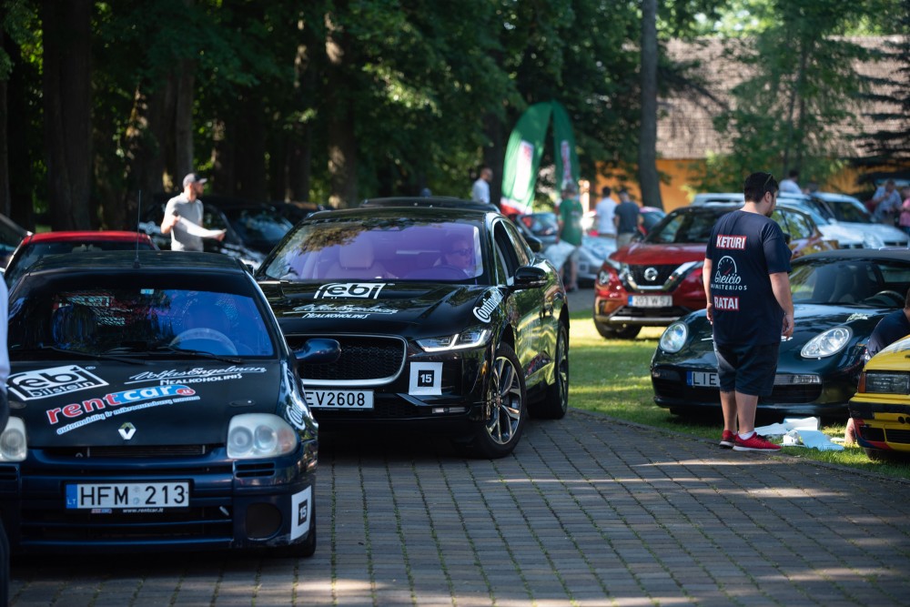 Press rally penktadienio rytas prie Alantos dvaro