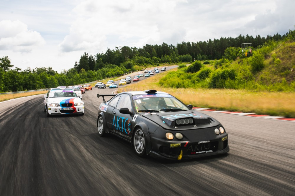 <a href='https://www.autobilis.lt/skelbimai/naudoti-automobiliai/honda' target='_blank' class='phrase'>Honda</a> Integra