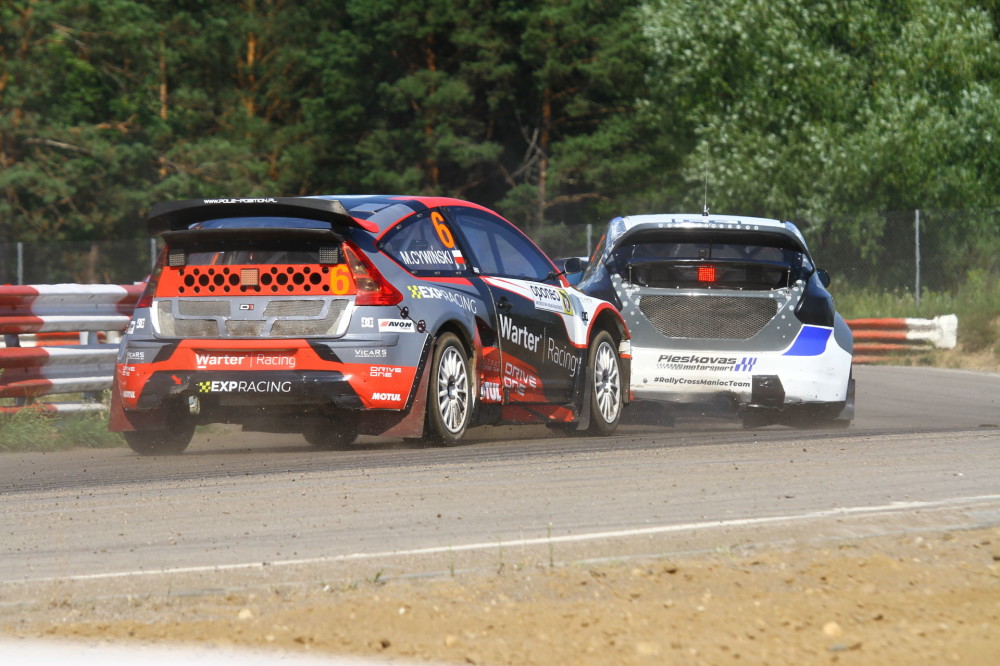 <a href='https://www.autobilis.lt/skelbimai/naudoti-automobiliai/citroen' target='_blank' class='phrase'>Citroen</a> C4