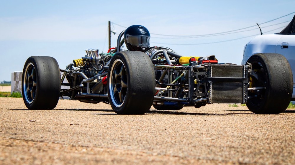 Savadarbis automobilis atrodo kaip Ariel Atom