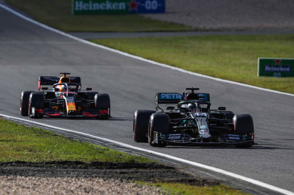 <a href='https://www.autobilis.lt/skelbimai/naudoti-automobiliai/mercedes-benz' target='_blank' class='phrase'>Mercedes</a>-AMG Petronas Motorsport, Eifel GP 2020