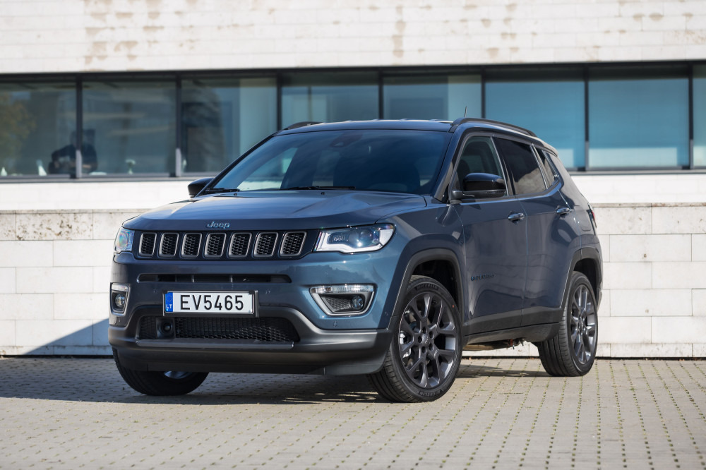 Lietuvoje pasirodęs hibridinis Jeep Compass