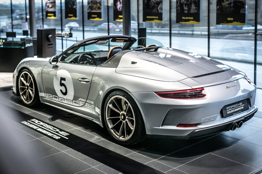 Vilniuje eksponuojamas Porsche 911 Speedster