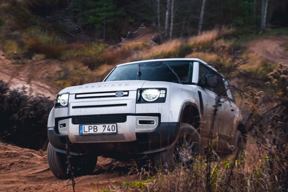 Land Rover Defender visureigis