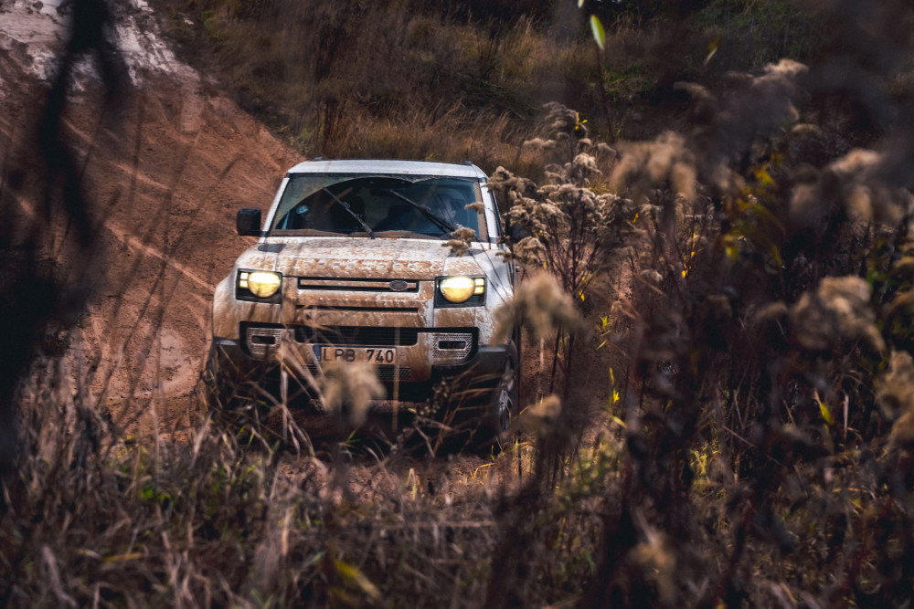 Land Rover Defender visureigis