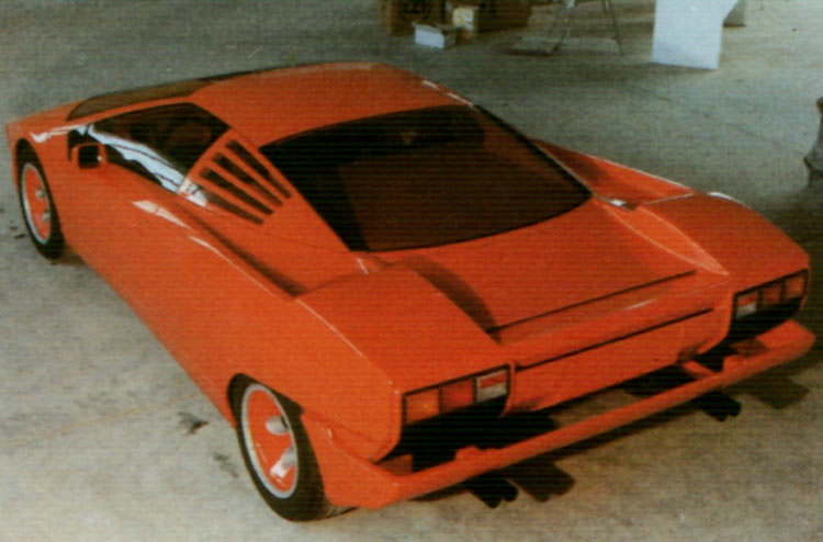 The Lamborghini Diablo as Gandini saw it, before Chrysler had it modified into a less dramatic design.