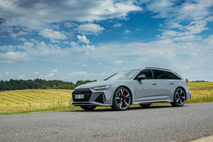„Audi RS6 Avant“ testas: Kas per daug, tas nesveika?