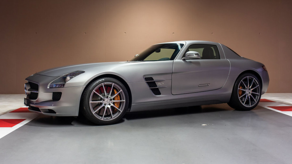 Mercedes Benz SLS AMG