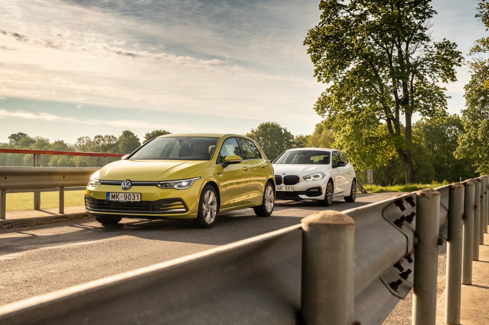 1 serijos BMW ir „Volkswagen Golf“ palyginamasis testas: Kur nubrėžti ribą tarp paprasto ir „Premium“?