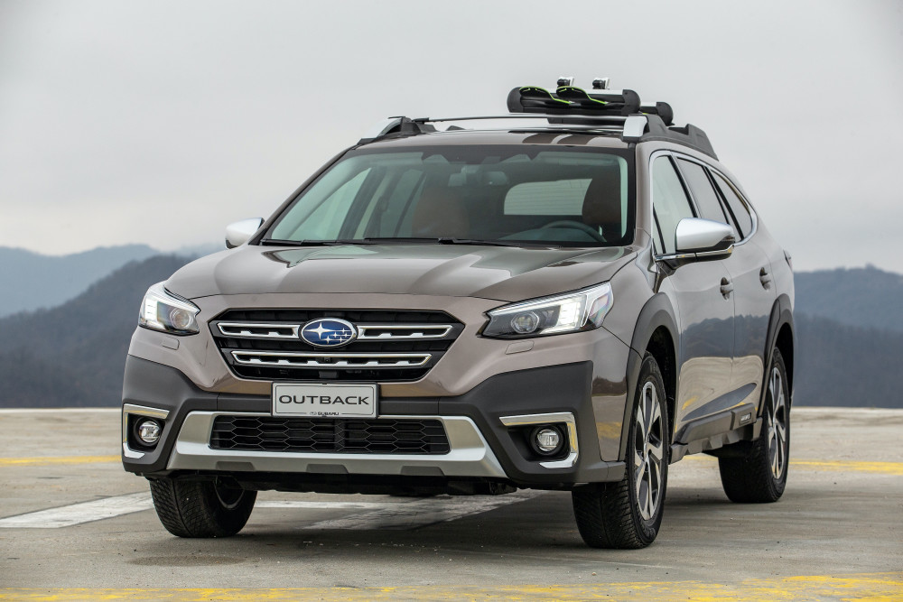 „Subaru“ į Lietuvą atvežė naujos kartos padidinto pravažumo „Subaru Outback“ universalą