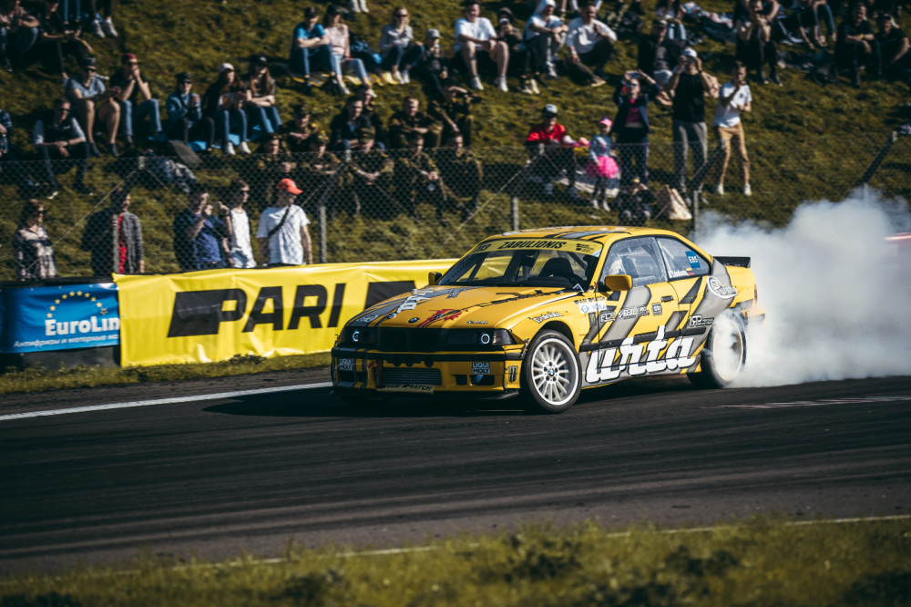 Benediktas Čirba, 3-čią vietą užėmė Gediminas Levickas, o per plauką nuo podiumo, 4-oje pozicijoje liko Giedrius Zabulionis. Jungtinė lietuvių ekipa „Side to side & Urta drift” komandinėje įskaitoje triumfavo kaip nugalėtoja.