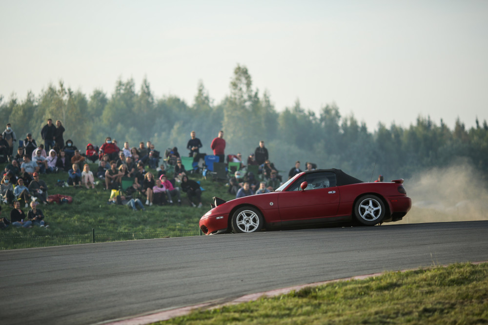 Birželio 5–6 dienomis Šiaulių darbo rinkos mokymo centre vyks „Betsafe Drift Camp“. Renginio organizatoriai žada dvi veiksmo kupinas dienas, kelis šimtus pilotų, bei dar nematytą trasą „PRO“ lygos varžyboms.