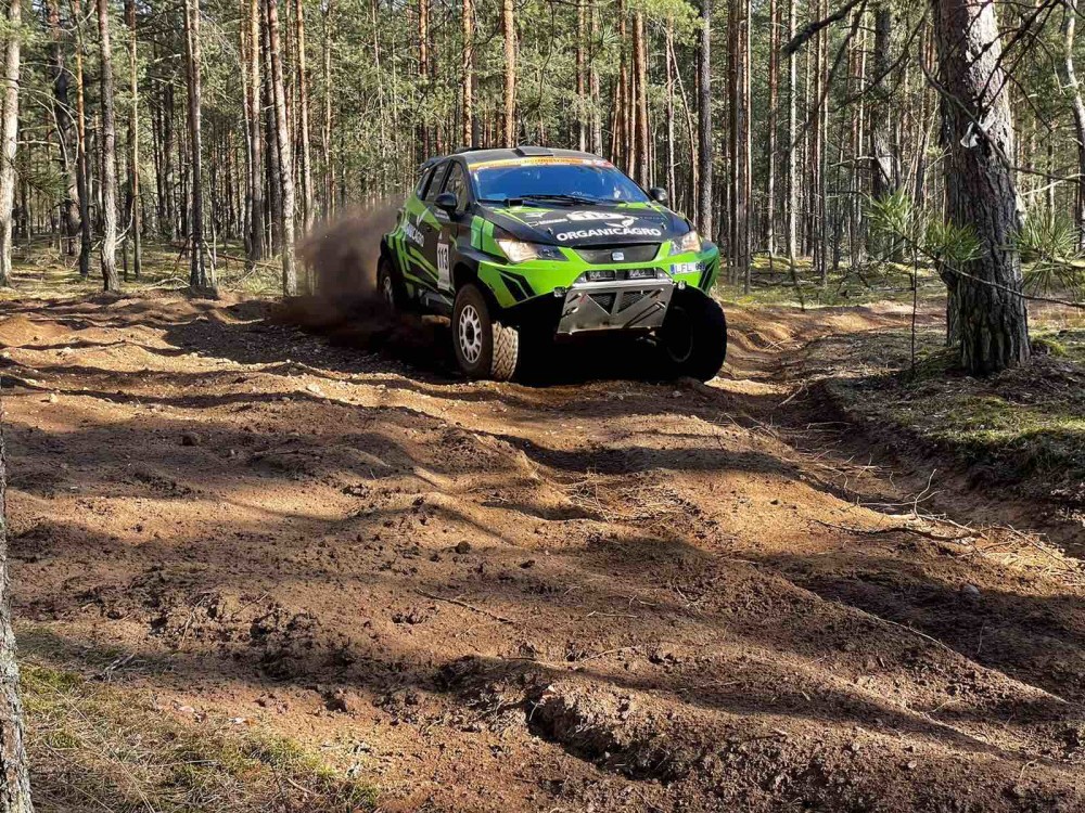 Čia startuos ir praėjusių metų čempionai, šių metų sezoną pergale jau pradėjęs „Organicagro Racing Team“ duetas – Vaidotas Paškevičius su Gyčiu Vercinsku. 