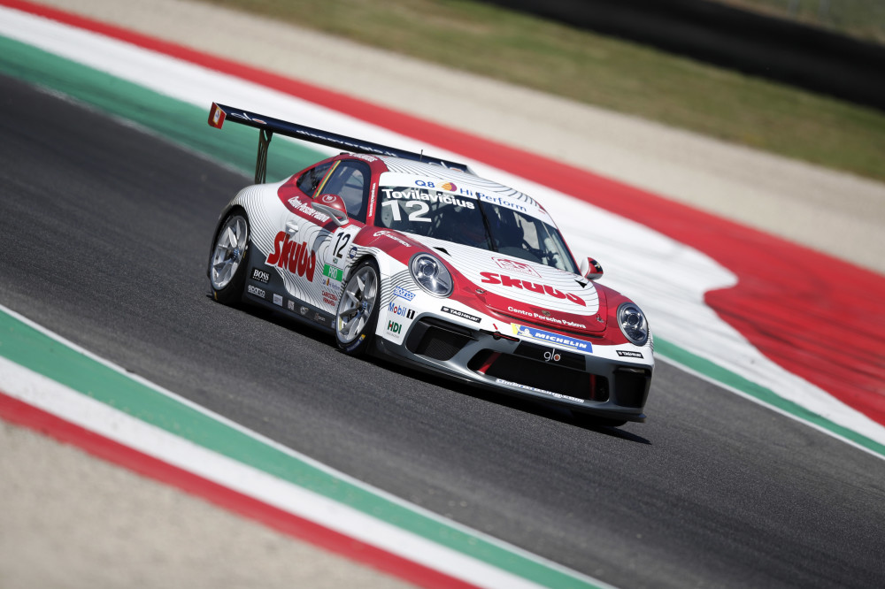 Su „Porsche GT3 Cup“ automobiliu važiuojantis Džiugas Tovilavičius pirmose lenktynėse iš 36 dalyvių užėmė 16 vietą, o antrųjų lenktynių nebaigė dėl techninio gedimo.