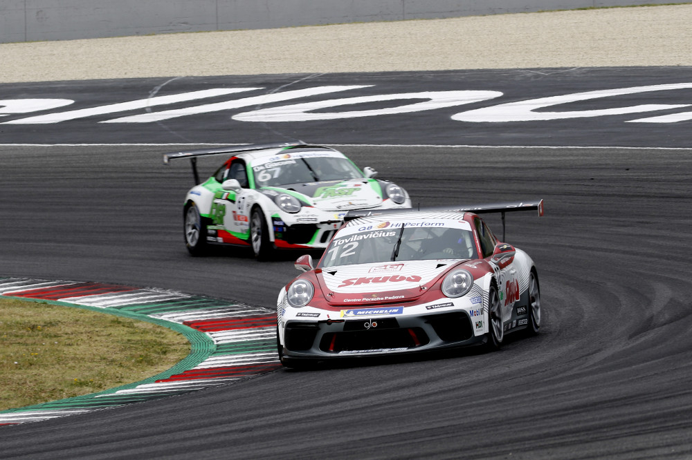 Su „Porsche GT3 Cup“ automobiliu važiuojantis Džiugas Tovilavičius pirmose lenktynėse iš 36 dalyvių užėmė 16 vietą, o antrųjų lenktynių nebaigė dėl techninio gedimo.