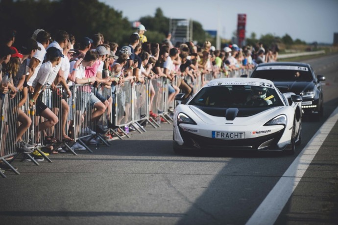 Į „Aurum 1006 km“ traukos lenktynėse – ypatingai galingų automobilių demonstracija